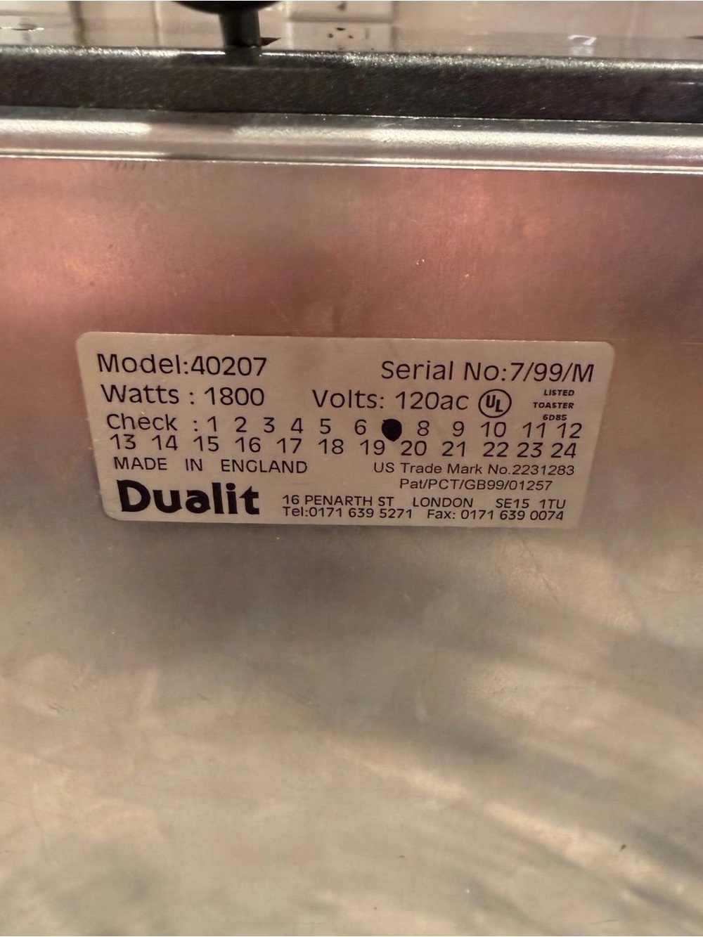 Dualit 40207 4 Slot Toaster Made in England Stainless Steel Classic Chrome 1800W - Picture 5 of 5